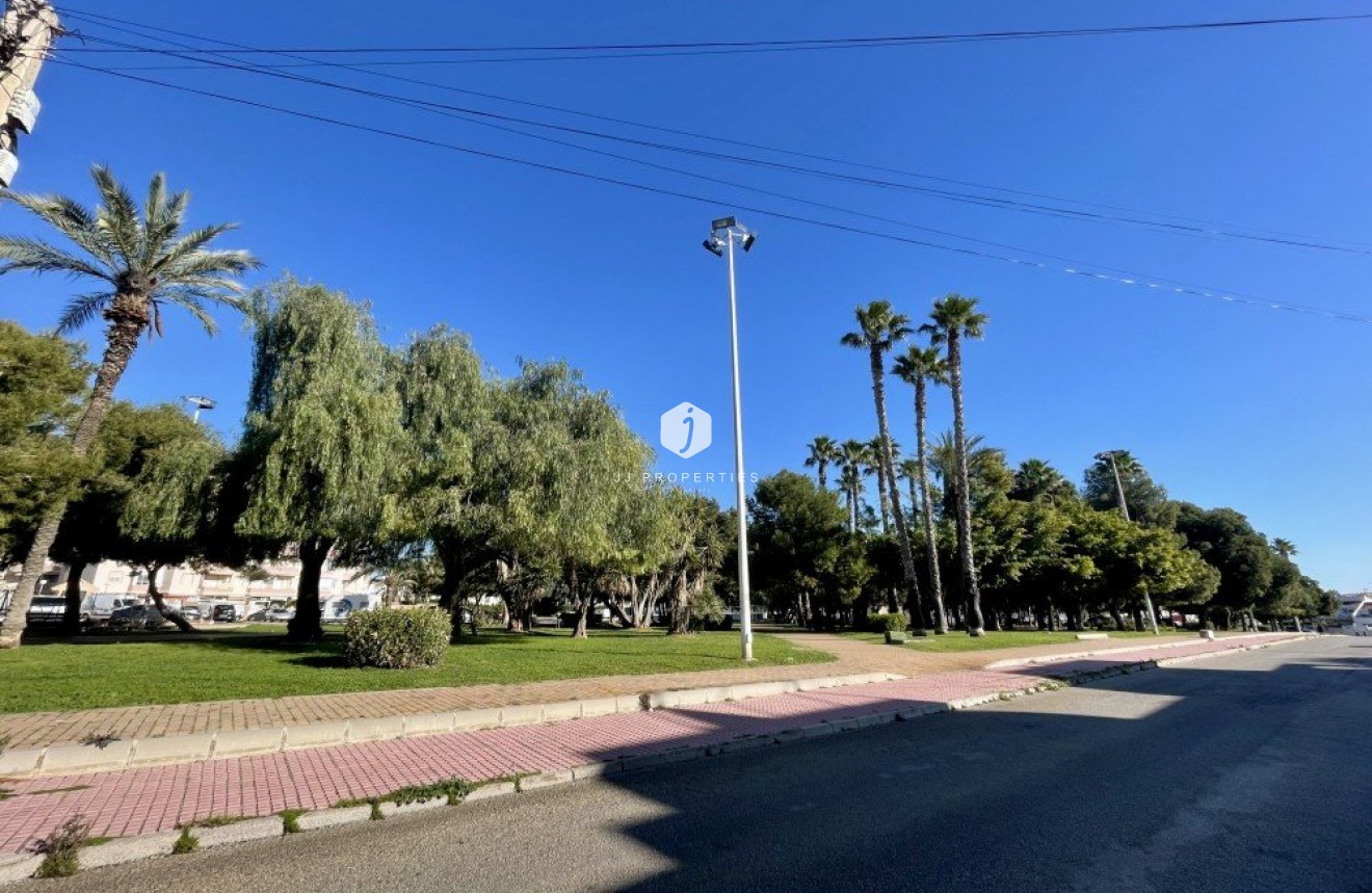 Resale - Apartment / flat -
Torrevieja - Costa Blanca