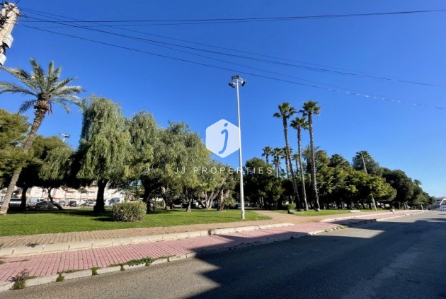 Resale - Apartment / flat -
Torrevieja - Costa Blanca
