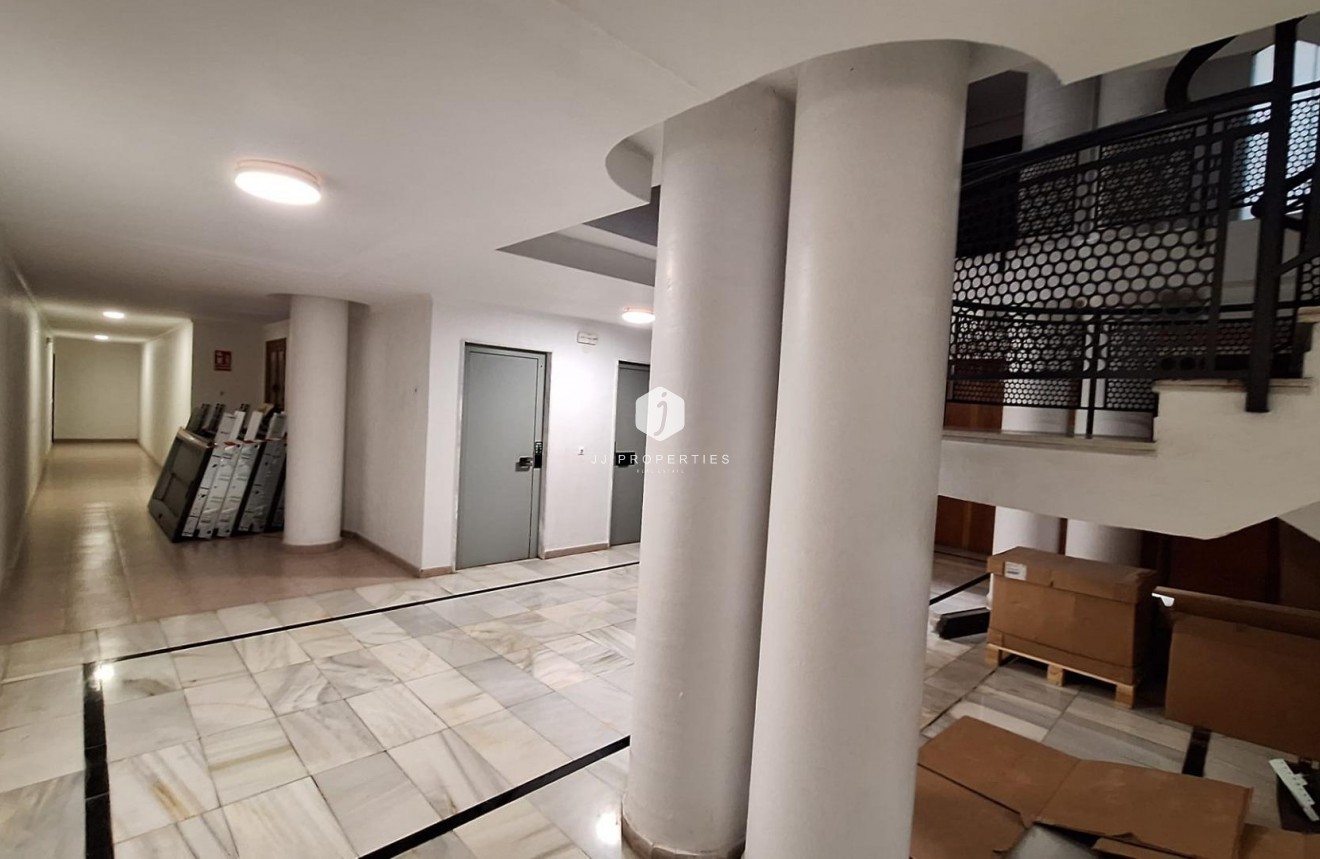 Z drugiej ręki - Mieszkanie w bloku -
Torrevieja - Acequion