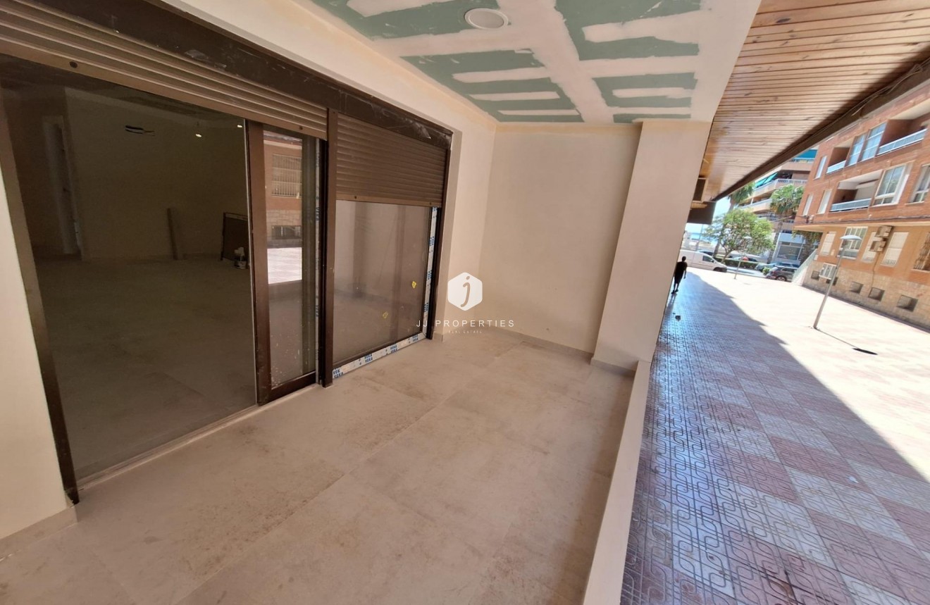 Z drugiej ręki - Mieszkanie w bloku -
Torrevieja - Acequion