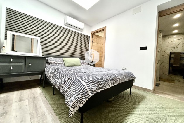 Resale - Chalet -
San Miguel de Salinas - Inland