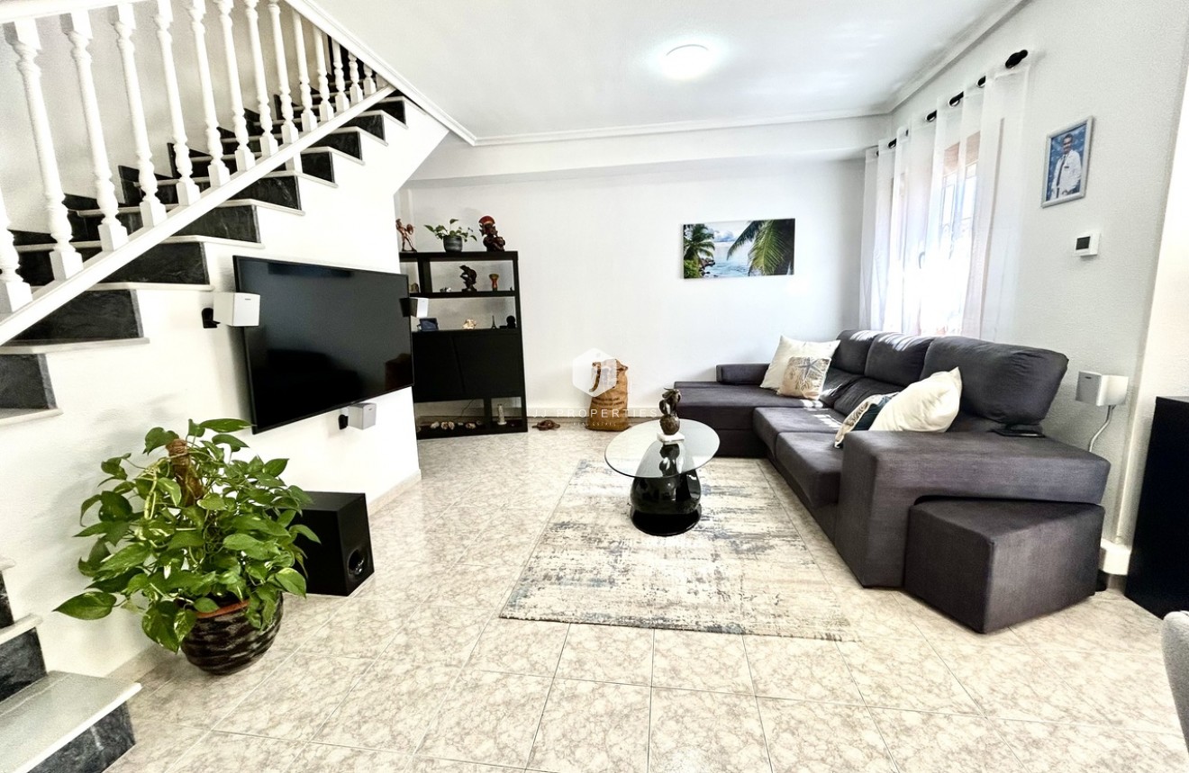 Z drugiej ręki - Szalet -
Playa Flamenca - Costa Blanca