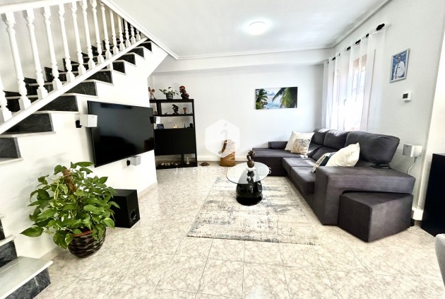 Z drugiej ręki - Szalet -
Playa Flamenca - Costa Blanca