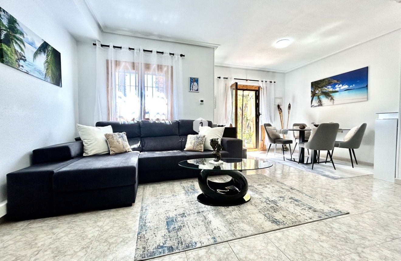 Z drugiej ręki - Szalet -
Playa Flamenca - Costa Blanca