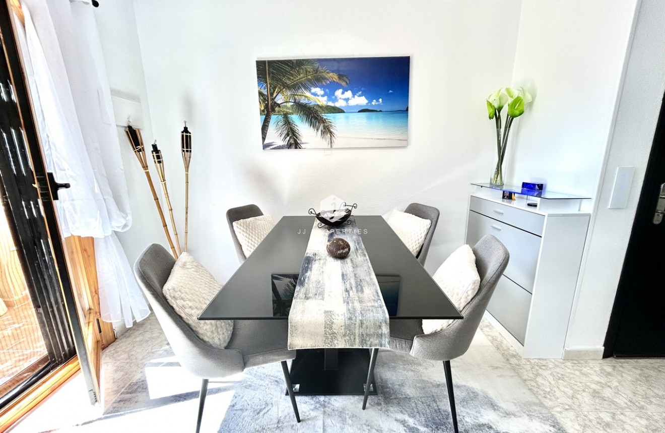 Z drugiej ręki - Szalet -
Playa Flamenca - Costa Blanca