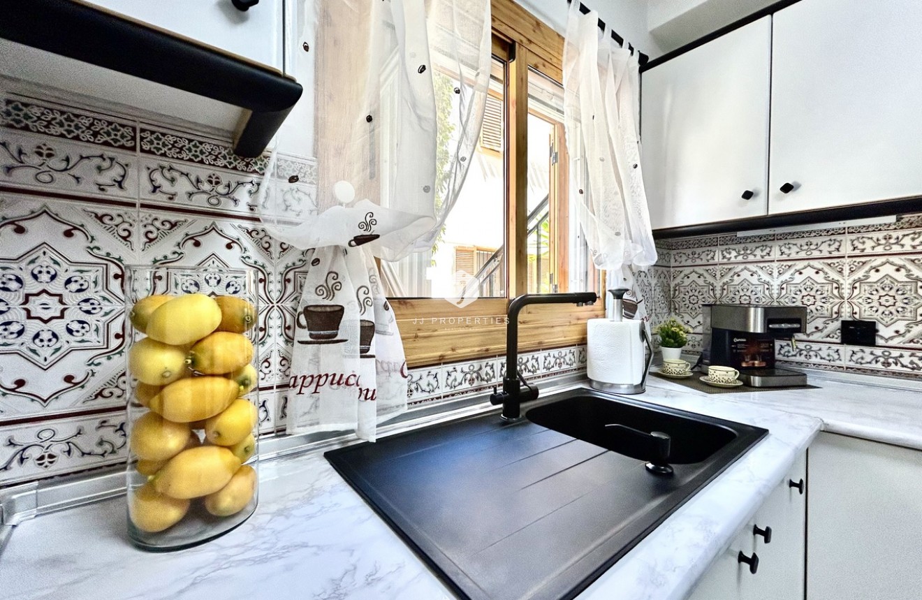 Z drugiej ręki - Szalet -
Playa Flamenca - Costa Blanca