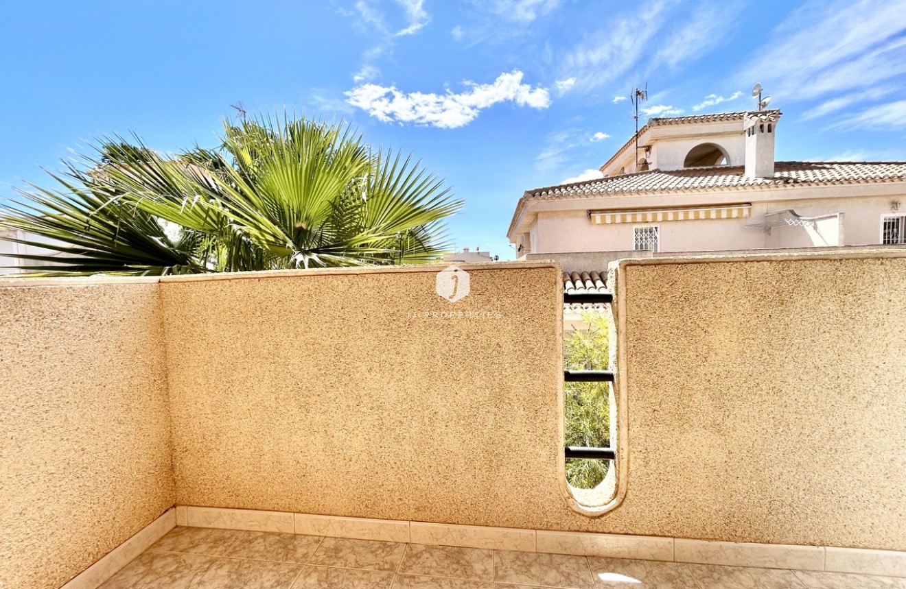 Z drugiej ręki - Szalet -
Playa Flamenca - Costa Blanca