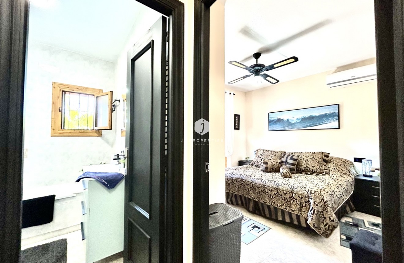 Z drugiej ręki - Szalet -
Playa Flamenca - Costa Blanca