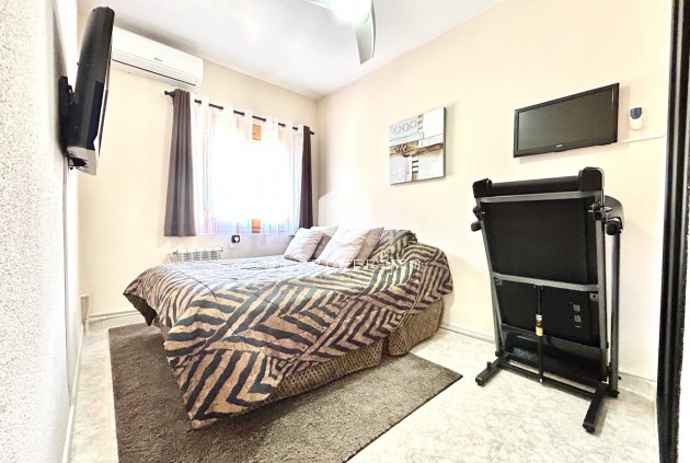 Z drugiej ręki - Szalet -
Playa Flamenca - Costa Blanca