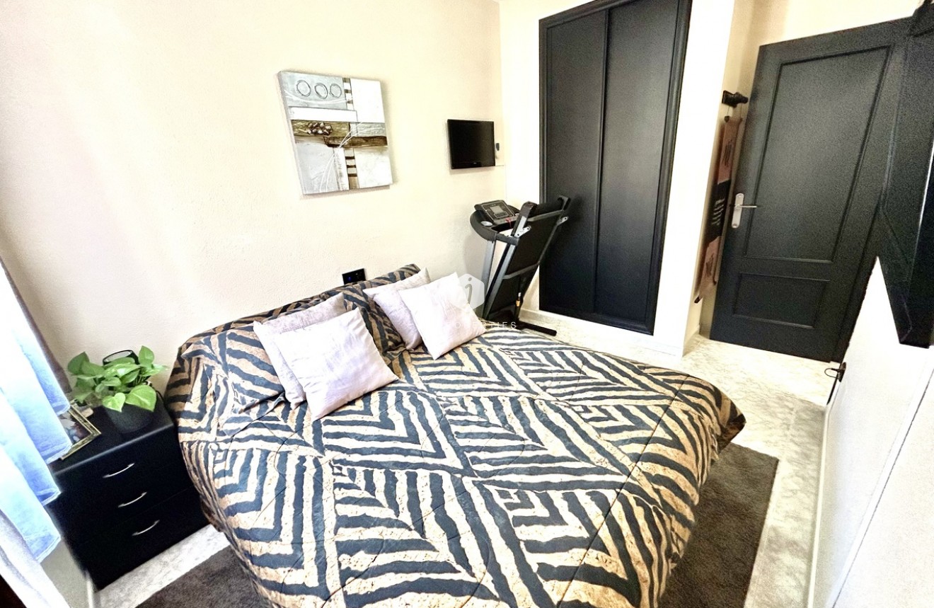 Z drugiej ręki - Szalet -
Playa Flamenca - Costa Blanca