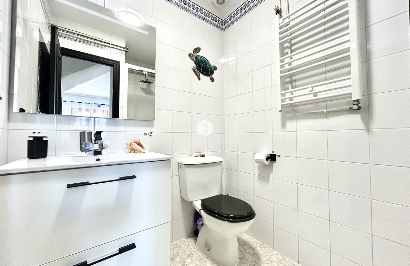 Z drugiej ręki - Szalet -
Playa Flamenca - Costa Blanca