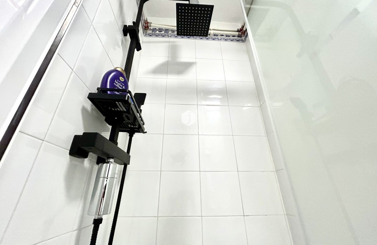 Z drugiej ręki - Szalet -
Playa Flamenca - Costa Blanca