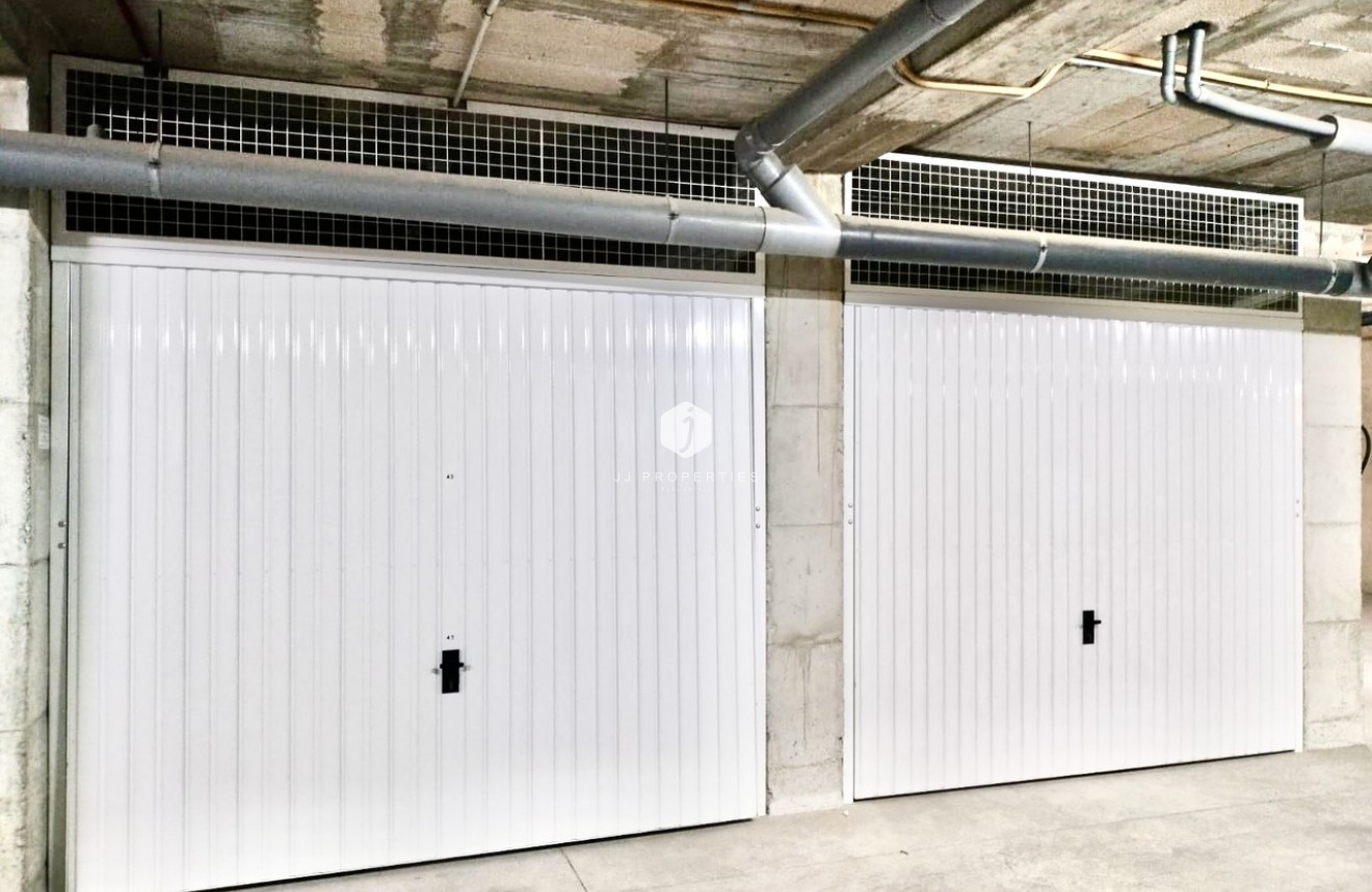 Z drugiej ręki - Szalet -
Playa Flamenca - Costa Blanca