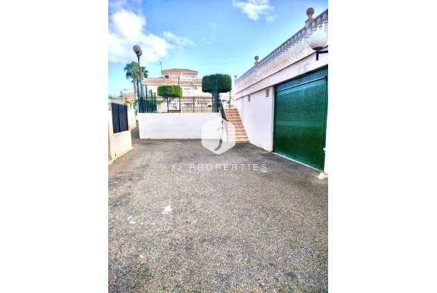 Z drugiej ręki - Szalet -
Playa Flamenca - Costa Blanca