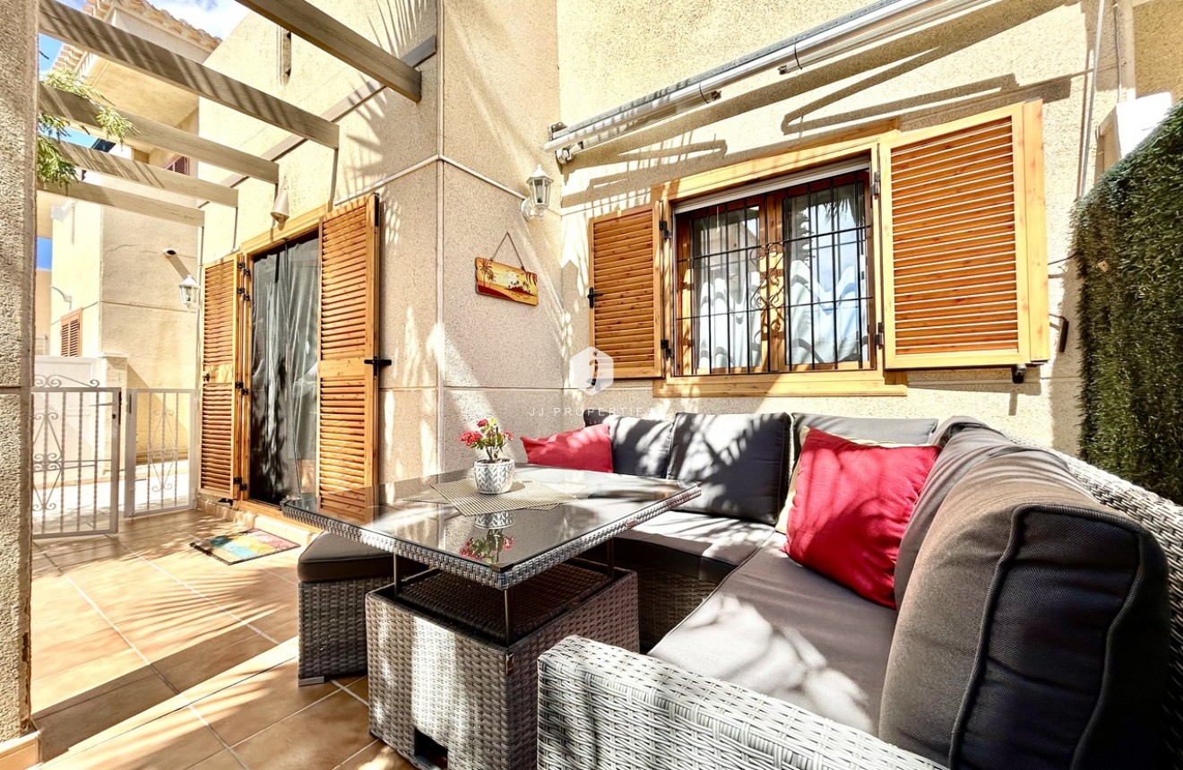 Z drugiej ręki - Szalet -
Playa Flamenca - Costa Blanca