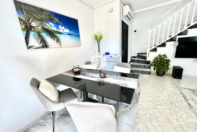 Z drugiej ręki - Szalet -
Playa Flamenca - Costa Blanca