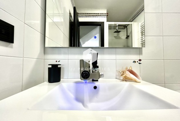 Z drugiej ręki - Szalet -
Playa Flamenca - Costa Blanca