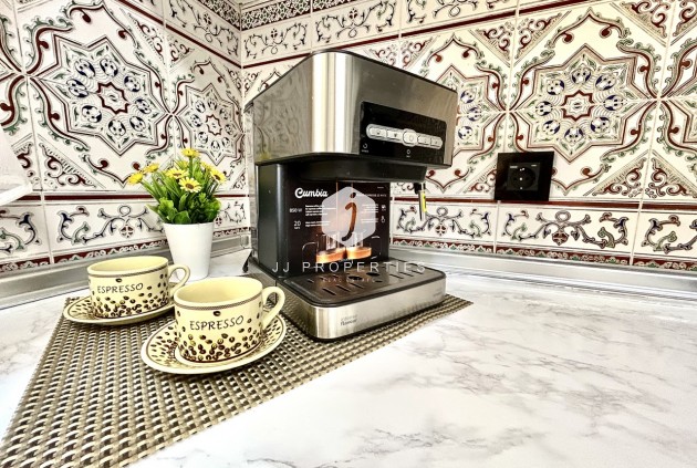 Z drugiej ręki - Szalet -
Playa Flamenca - Costa Blanca