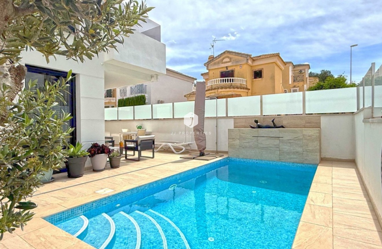 Z drugiej ręki - Villa -
Orihuela Costa - Costa Blanca
