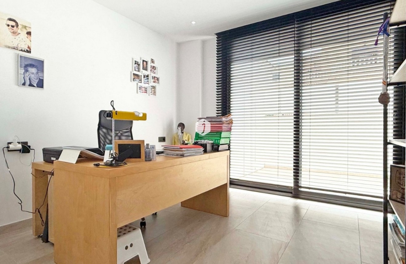 Z drugiej ręki - Villa -
Orihuela Costa - Costa Blanca