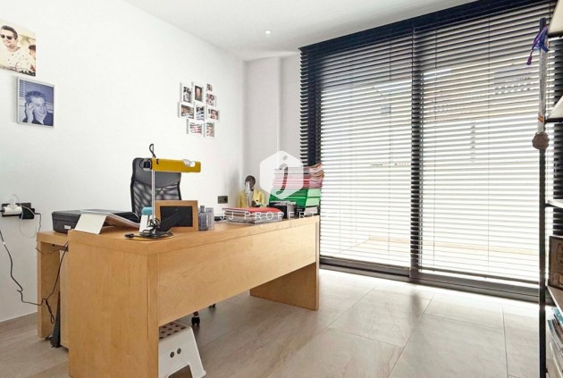 Z drugiej ręki - Villa -
Orihuela Costa - Costa Blanca