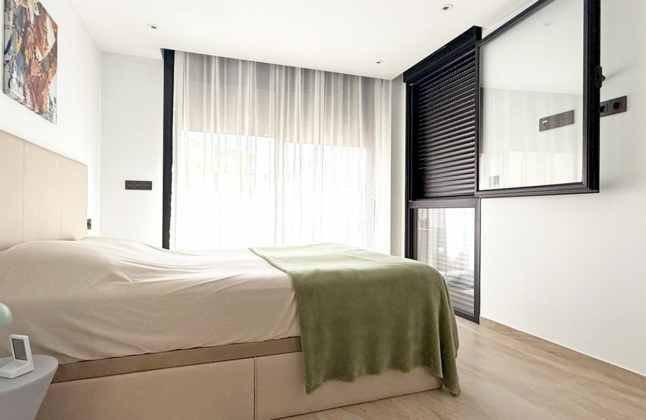 Z drugiej ręki - Villa -
Orihuela Costa - Costa Blanca