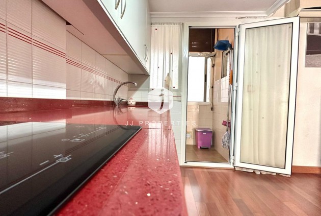 Z drugiej ręki - Mieszkanie w bloku -
Torrevieja - Acequion