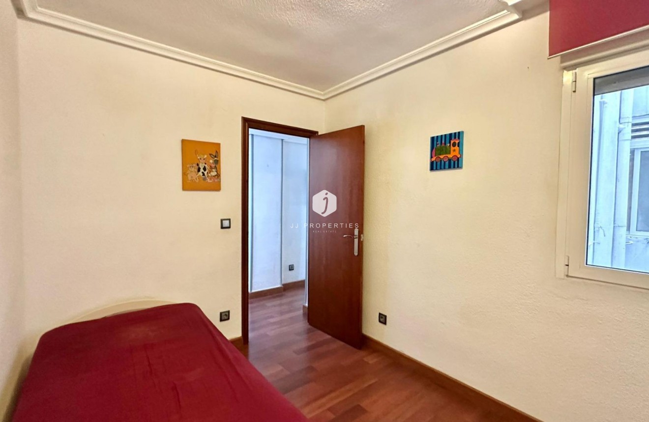 Z drugiej ręki - Mieszkanie w bloku -
Torrevieja - Acequion