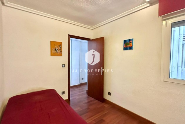 Z drugiej ręki - Mieszkanie w bloku -
Torrevieja - Acequion