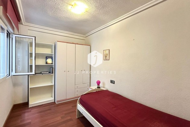 Z drugiej ręki - Mieszkanie w bloku -
Torrevieja - Acequion