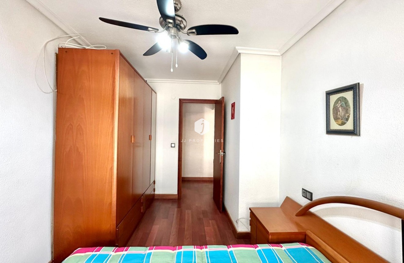 Z drugiej ręki - Mieszkanie w bloku -
Torrevieja - Acequion