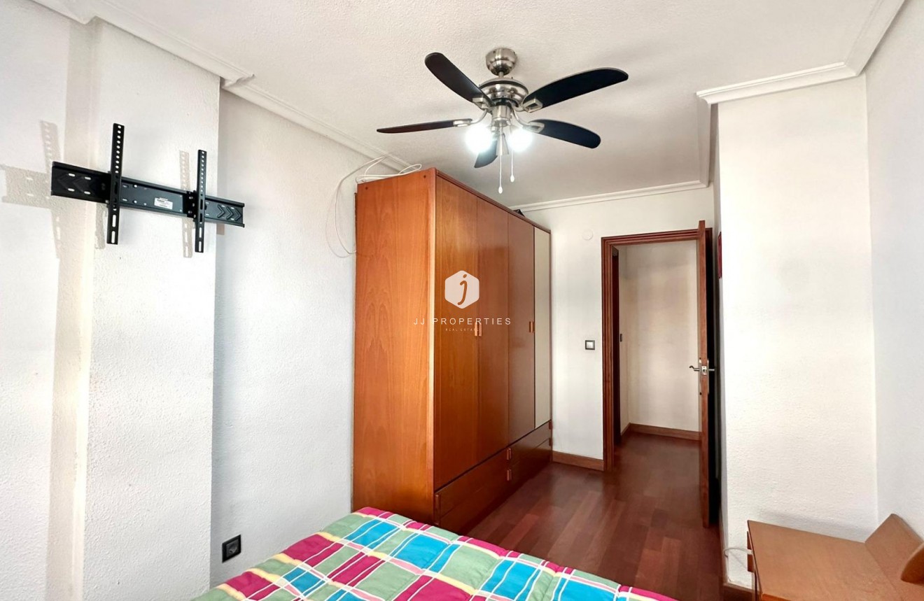 Z drugiej ręki - Mieszkanie w bloku -
Torrevieja - Acequion