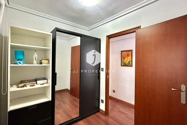 Z drugiej ręki - Mieszkanie w bloku -
Torrevieja - Acequion