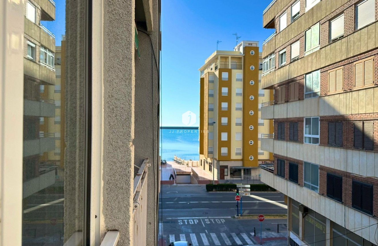 Z drugiej ręki - Mieszkanie w bloku -
Torrevieja - Acequion