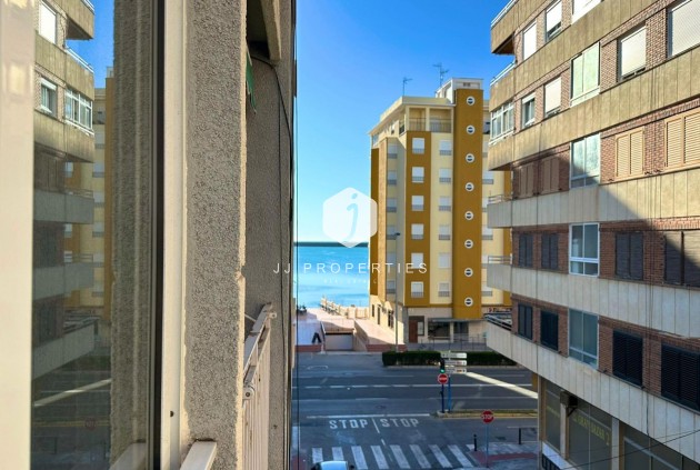 Z drugiej ręki - Mieszkanie w bloku -
Torrevieja - Acequion