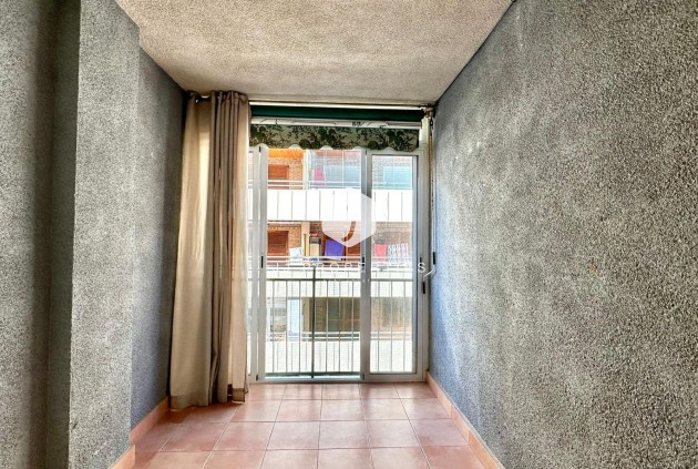 Z drugiej ręki - Mieszkanie w bloku -
Torrevieja - Acequion