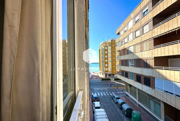 Z drugiej ręki - Mieszkanie w bloku -
Torrevieja - Acequion