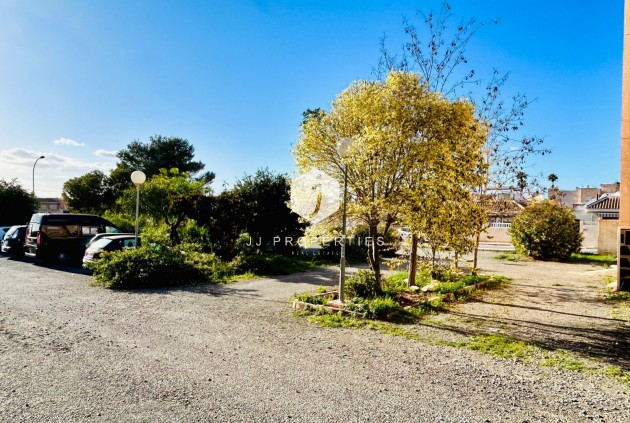 Tweedehands - Appartement / flat -
El Chaparral - Inland