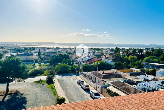 Tweedehands - Appartement / flat -
El Chaparral - Inland