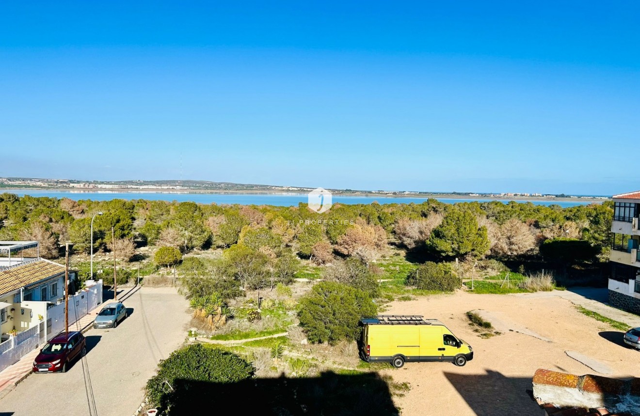 Tweedehands - Appartement / flat -
El Chaparral - Inland