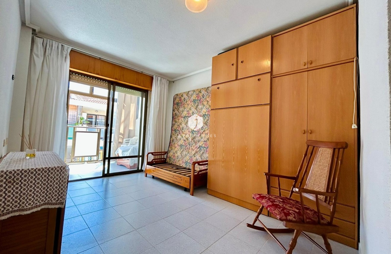 Tweedehands - Appartement / flat -
El Chaparral - Inland