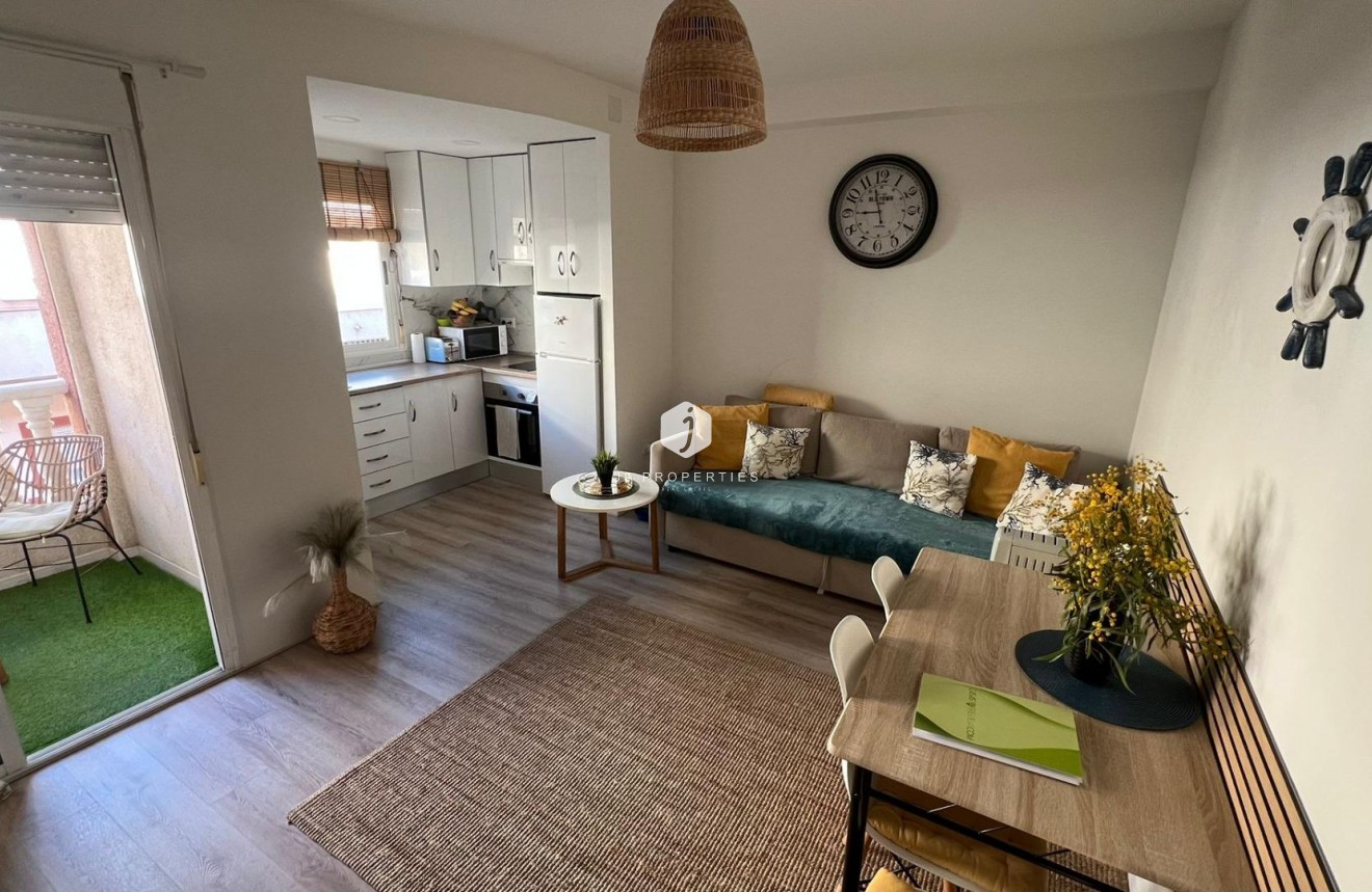 Tweedehands - Appartement / flat -
Torrevieja - Centro