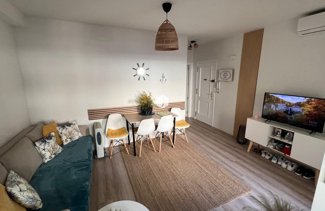 Tweedehands - Appartement / flat -
Torrevieja - Centro