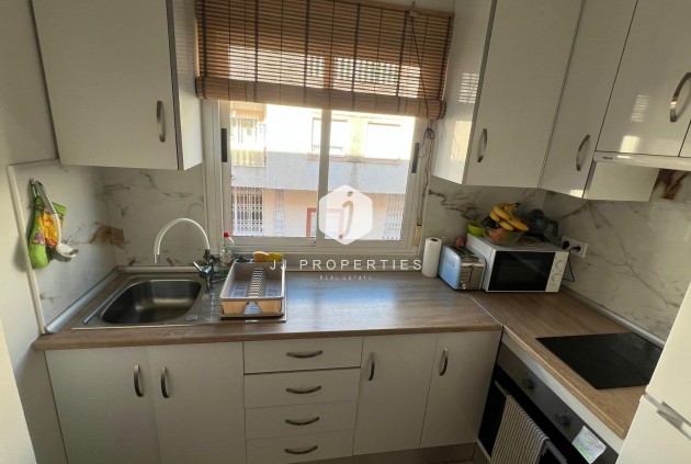 Tweedehands - Appartement / flat -
Torrevieja - Centro