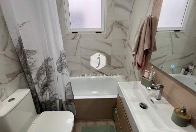 Tweedehands - Appartement / flat -
Torrevieja - Centro