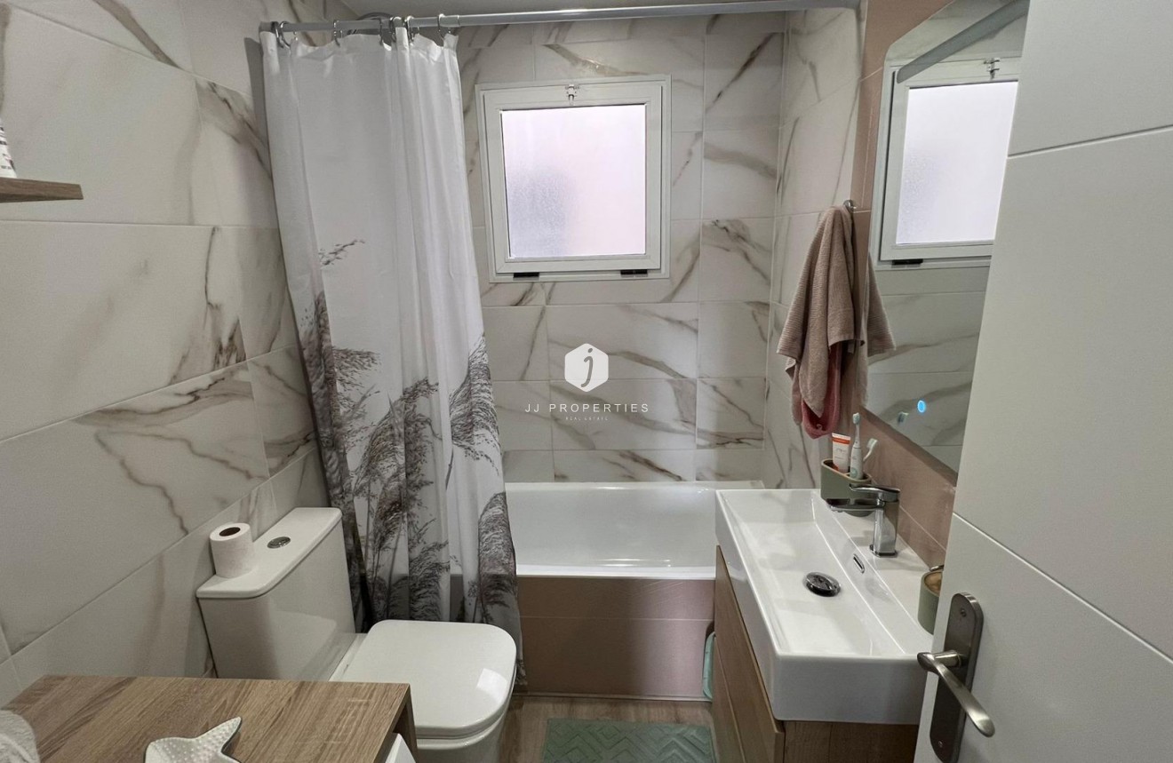 Tweedehands - Appartement / flat -
Torrevieja - Centro