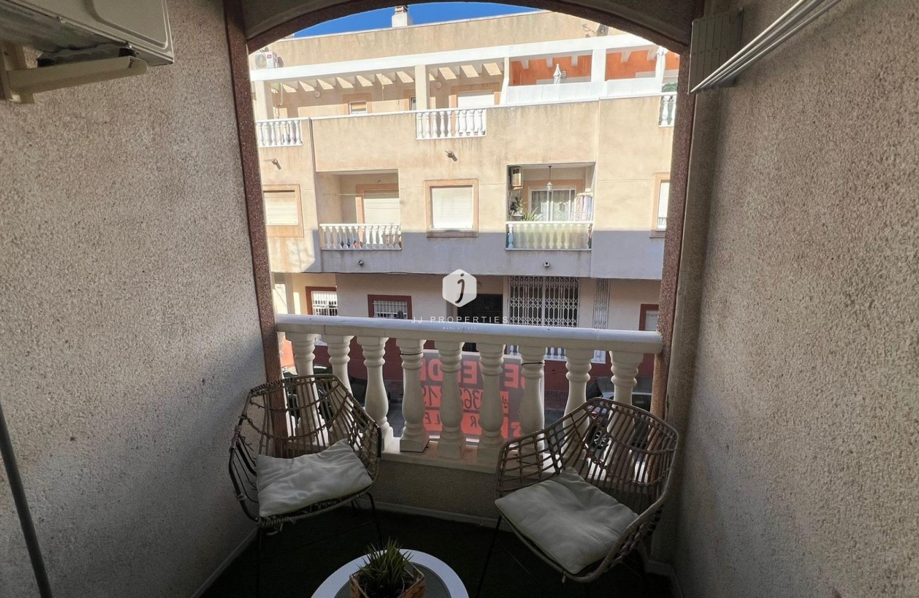 Tweedehands - Appartement / flat -
Torrevieja - Centro
