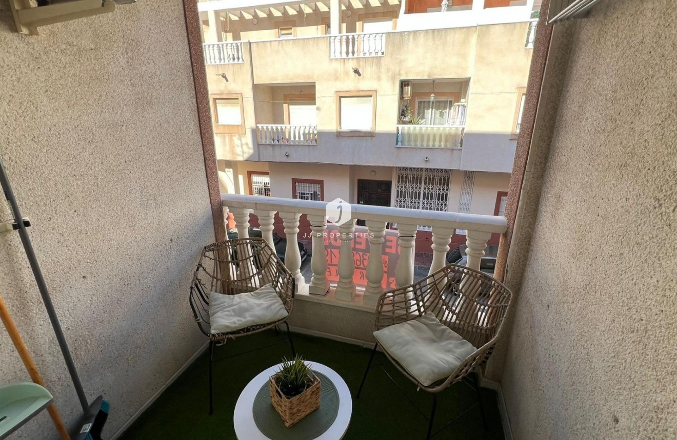 Tweedehands - Appartement / flat -
Torrevieja - Centro