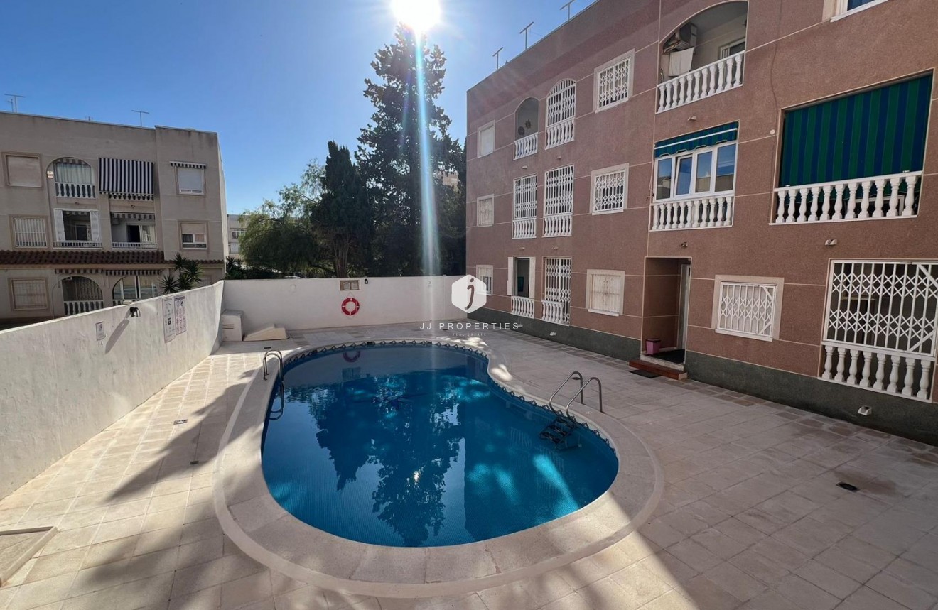 Tweedehands - Appartement / flat -
Torrevieja - Centro