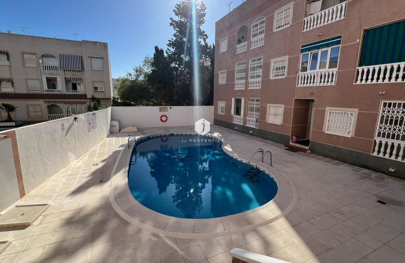 Tweedehands - Appartement / flat -
Torrevieja - Centro